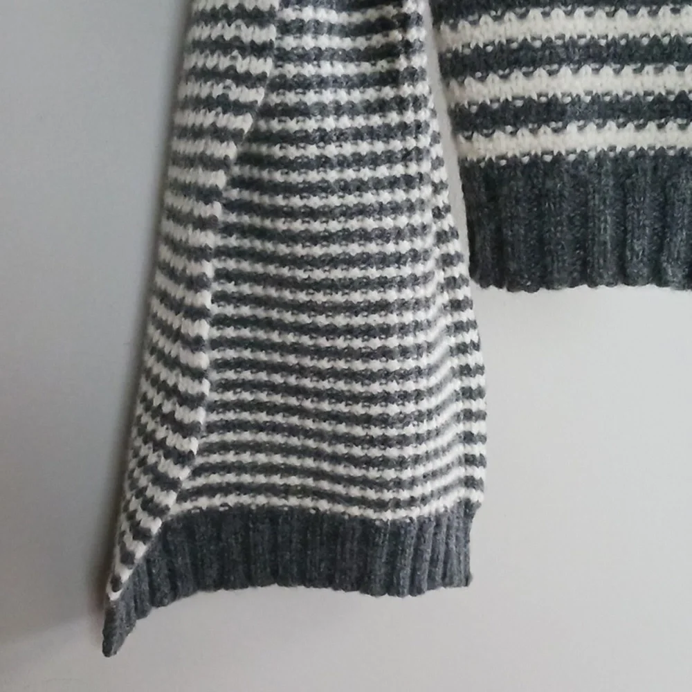Barbour Gray and White Striped Wool Scarf